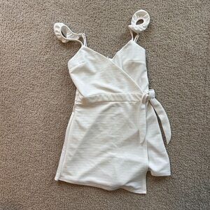 Chic White Sleeveless Dress